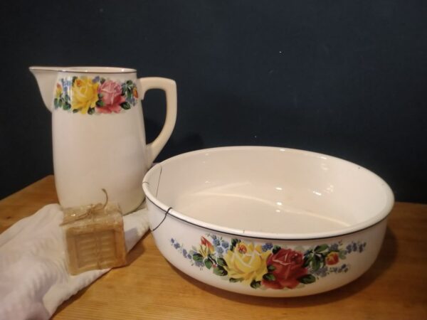 Villeroy und Boch Mettlach V&B Keramik Wasserkrug Waschschüssel Waschkrug uralt Rosen Dekor wabi-sabi Kintsugi Shabby Chic