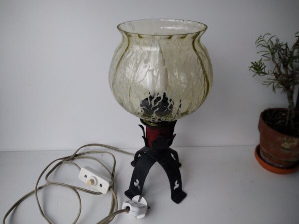 Alte Nachttischlampe aus Gusseisen und Glas Shabby Chic rustikale Lampe Landhaus-Style Tischlampe – Bild 8