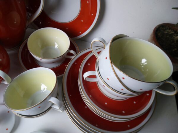KAESTNER Saxonia Vintage Kaffeeservice 6 Pers. Kaffeekanne Zuckerdose Kännchen Tasse Kuchenteller GDR DDR weiß roter Dekor Polkadot Service – Bild 8