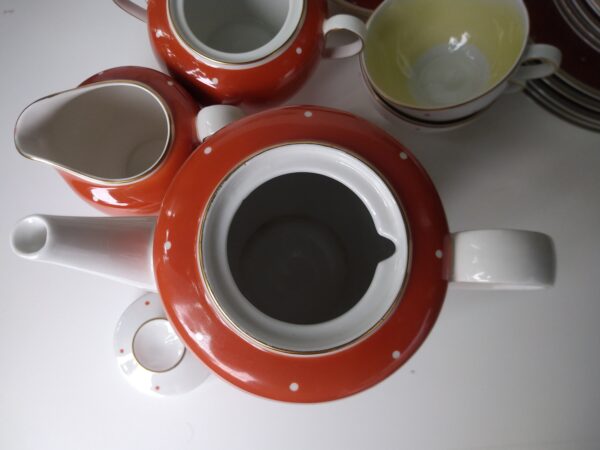 KAESTNER Saxonia Vintage Kaffeeservice 6 Pers. Kaffeekanne Zuckerdose Kännchen Tasse Kuchenteller GDR DDR weiß roter Dekor Polkadot Service – Bild 7