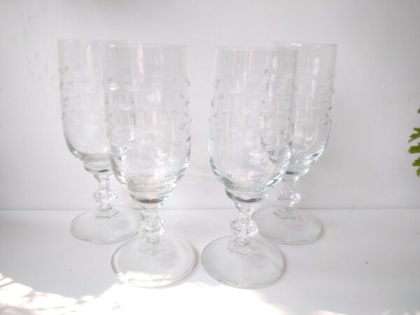 Vintage 4x Sektgläser mit Schliff Glas mid century gedeckter Tisch – Bild 6