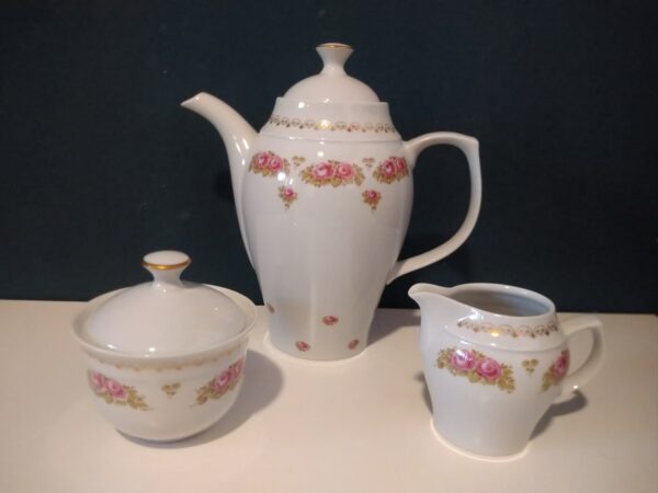 ILMENAU Henneberg Porzellan Kaffeekern Kaffeekanne Zuckerdose Milchkännchen vintage weiß mit Rosen Muster DDR-Zeiten Sammeltasse – Bild 2