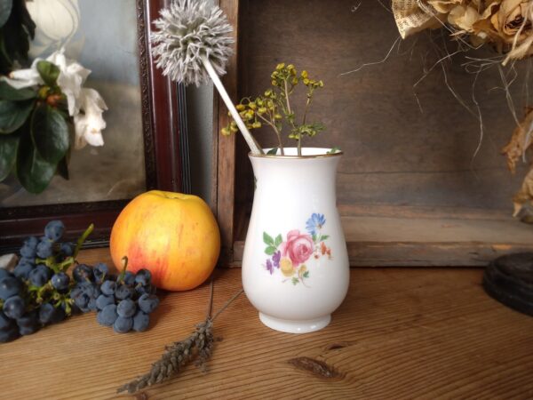 Hutschenreuther kleine Tischvase in weiß mit Blumen Muster und Goldrand Blumenvase shabby chic