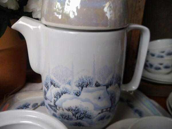 Vintage Kleine Mokka Service Kanne bzw Karaffe + 6 Tassen + Zuckerdose aus Porzellan Weihnachten Winter – Bild 6