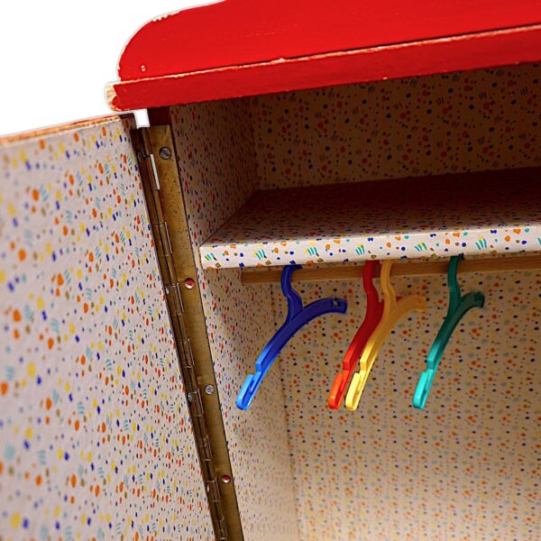 DDR Puppenkleiderschrank – Vintage Spielzeug im Shabby Chic mit Charme. Ein einzigartiges Stück Zeitgeschichte, das begeistert! – Bild 3