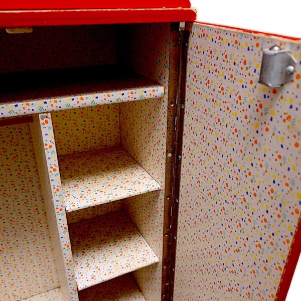 DDR Puppenkleiderschrank – Vintage Spielzeug im Shabby Chic mit Charme. Ein einzigartiges Stück Zeitgeschichte, das begeistert! – Bild 4