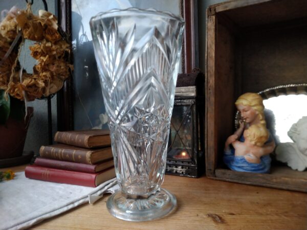 Vintage Vase aus Glas Kristall mid century Blumenvase shabby chic Tischvase