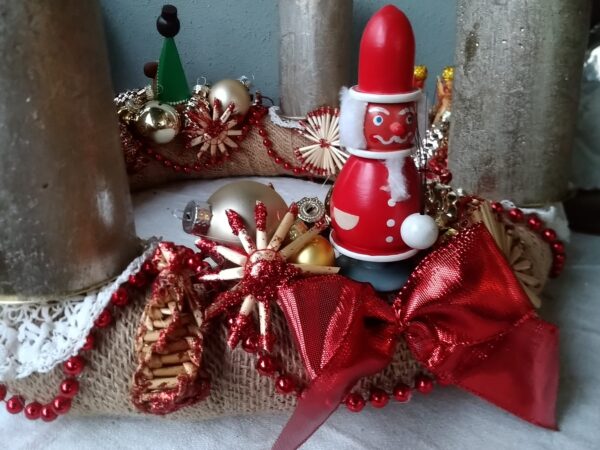 Adventskranz ca 43cm mit 4 Kerzen und Glaskugeln Weihnachten shabby chic Weihnachtsschmuck Deko Stroh Schmuck