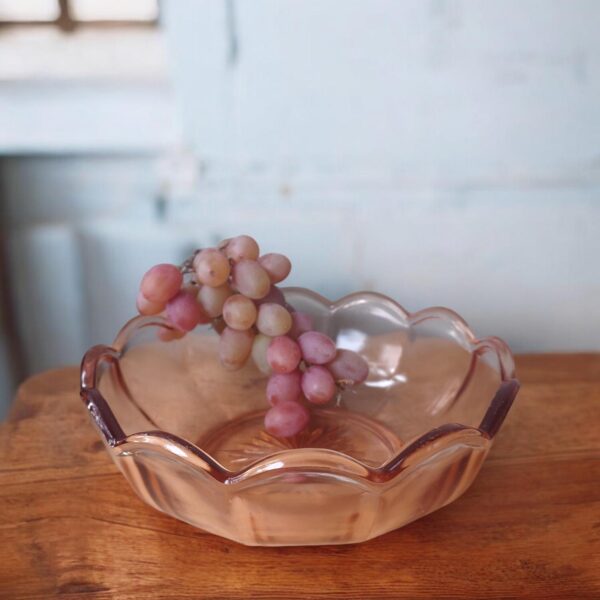 Vintage Rosaline Glas Schale, DDR, 20 cm, zartes Rosa, Mid-Century Modern Stil – stilvolle Obstschale oder Deko, perfektes Sammlerstück!