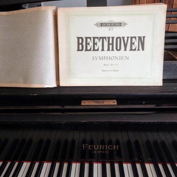 Beethoven Klaviernoten 4 Hände – Symphonien Nr. 1-5, Edition Peters Leipzig, Vintage Zustand, 202 Seiten, Sammlerstück für Musikliebhaber