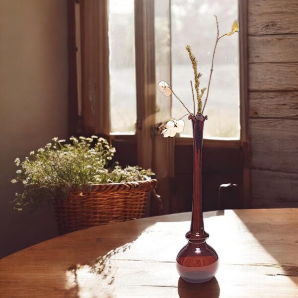 Vintage Lauscha Vase – Handgefertigte DDR-Glaskunst in rot-braun, 25 cm Höhe. Eine zeitlose Eleganz mit Geschichte für Ihr Zuhause