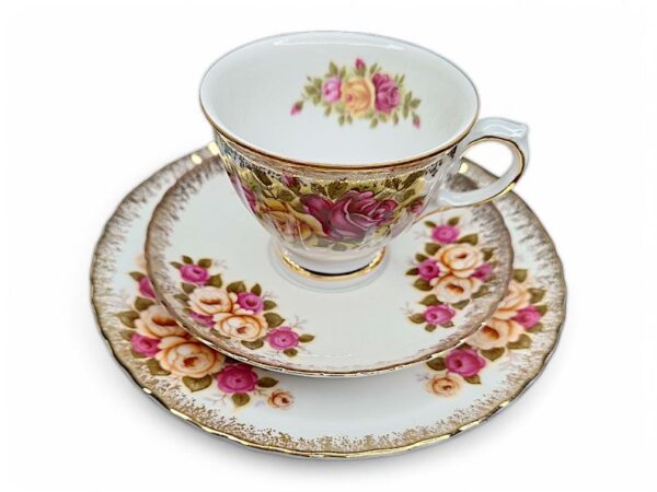 Blumige Vintage Sammeltasse von Winterling – Eleganz und Nostalgie für Ihre Kaffeetafel – Bild 2