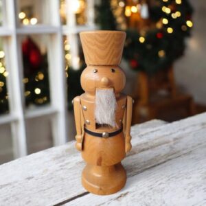 Vintage Nussknacker aus Holz – ein Stück weihnachtlicher Nostalgie